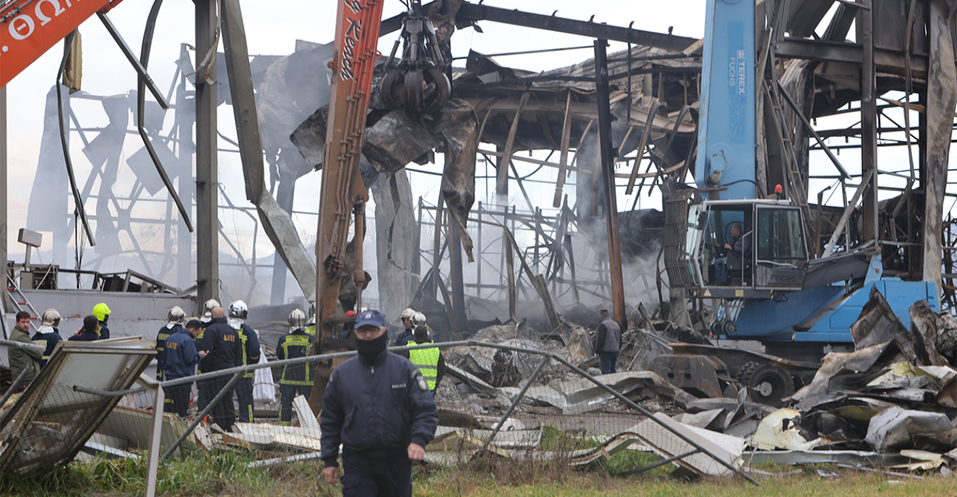 &Sigma;&tau;&omicron; &mu;&iota;&kappa;&rho;&omicron;&sigma;&kappa;ό&pi;&iota;&omicron; &omicron;&iota; ά&delta;&epsilon;&iota;&epsilon;&sigmaf; &tau;&eta;&sigmaf; &Beta;&iota;&omicron;&lambda;ά&nu;&tau;&alpha;, &omicron;&iota; &upsilon;&pi;ά&lambda;&lambda;&eta;&lambda;&omicron;&iota; &epsilon;ί&chi;&alpha;&nu; &epsilon;&nu;&eta;&mu;&epsilon;&rho;ώ&sigma;&epsilon;&iota; &gamma;&iota;&alpha; &mu;&upsilon;&rho;&omega;&delta;&iota;ά &pi;&omicron;&upsilon; &theta;ύ&mu;&iota;&zeta;&epsilon; &alpha;έ&rho;&iota;&omicron; - &Eta; &kappa;&upsilon;&beta;έ&rho;&nu;&eta;&sigma;&eta; &kappa;&alpha;&tau;&alpha;&gamma;&gamma;έ&lambda;&lambda;&epsilon;&iota; &laquo;&kappa;ί&nu;&eta;&mu;&alpha; &tau;&upsilon;&mu;&beta;&omega; class=