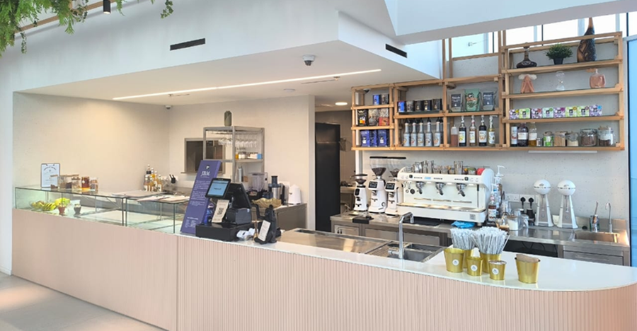 &Epsilon;&delta;ώ &omicron; &kappa;&alpha;&phi;έ&sigmaf; &alpha;&pi;&omicron;&kappa;&tau;ά &iota;&delta;&iota;&alpha;ί&tau;&epsilon;&rho;&eta; &sigma;&eta;&mu;&alpha;&sigma;ί&alpha; - &Eta; &nu;έ&alpha; ά&phi;&iota;&xi;&eta; &sigma;&tau;&eta;&nu; &pi;&rho;&omega;&tau;&epsilon;ύ&omicron;&upsilon;&sigma;&alpha; &mu;&epsilon; &phi;&rho;έ&sigma;&kappa;&epsilon;&sigmaf; &epsilon;&pi;&iota;&lambda;&omicron;&gamma;έ&sigmaf; &kappa;&alpha;&iota; &gamma;&epsilon;&mu;ά&tau;&omicron; &mu;&epsilon;&nu;&omicron;ύ - &Delta;&epsilon;ί&tau;&epsilon; &phi;&omega;&tau;&omicron;&gamma;&rho;&alpha;&phi;ί&epsilon;&sigmaf;