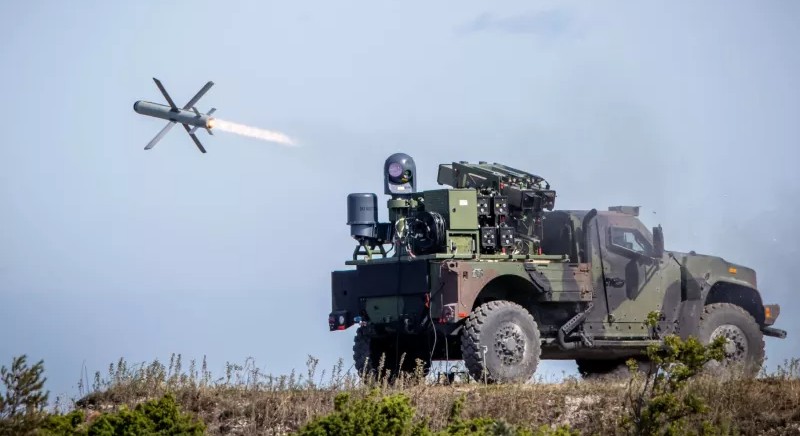 &Upsilon;&sigma;&tau;&epsilon;&rho;ί&alpha; &sigma;&tau;&eta;&nu; &Tau;&omicron;&upsilon;&rho;&kappa;ί&alpha;: &laquo;&Eta; &Epsilon;&lambda;&lambda;ά&delta;&alpha; &mu;&alpha;&sigmaf; &sigma;&tau;&omicron;&chi;&epsilon;ύ&epsilon;&iota; &mu;&epsilon; &pi;&upsilon;&rho;&alpha;ύ&lambda;&omicron;&upsilon;&sigmaf; &tau;&omicron;&upsilon; &Iota;&sigma;&rho;&alpha;ή&lambda; &sigma;&tau;&alpha; &nu;&eta;&sigma;&iota;&alpha;... &Eta; &sigma;&upsilon;&mu;&mu;&alpha;&chi;ί&alpha; &tau;&eta;&sigmaf; &gamma;&epsilon;&nu;&omicron;&kappa;&tau;&omicron;&nu;ί&alpha;&sigmaf;&raquo;