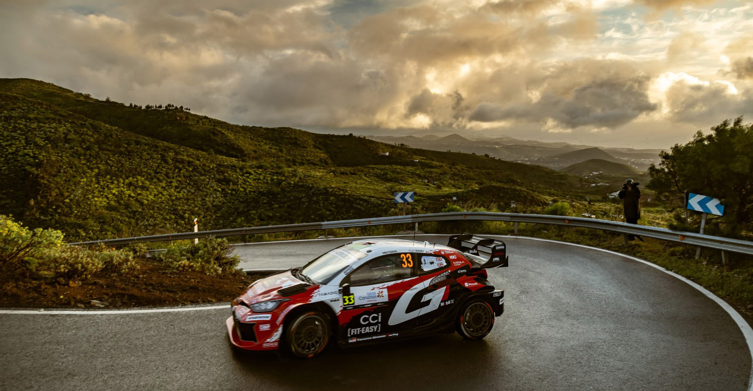 &Epsilon;&pi;ί&delta;&epsilon;&iota;&xi;&eta; &delta;ύ&nu;&alpha;&mu;&eta;&sigmaf; &alpha;&pi;ό Toyota &mu;&epsilon; 1-2-3-4 &kappa;&alpha;&iota; &nu;ί&kappa;&eta; Ogier &sigma;&tau;&omicron; &Rho;ά&lambda;&iota; &Kappa;&alpha;&nu;ά&rho;&iota;&omega;&nu; &Nu;ή&sigma;&omega;&nu;