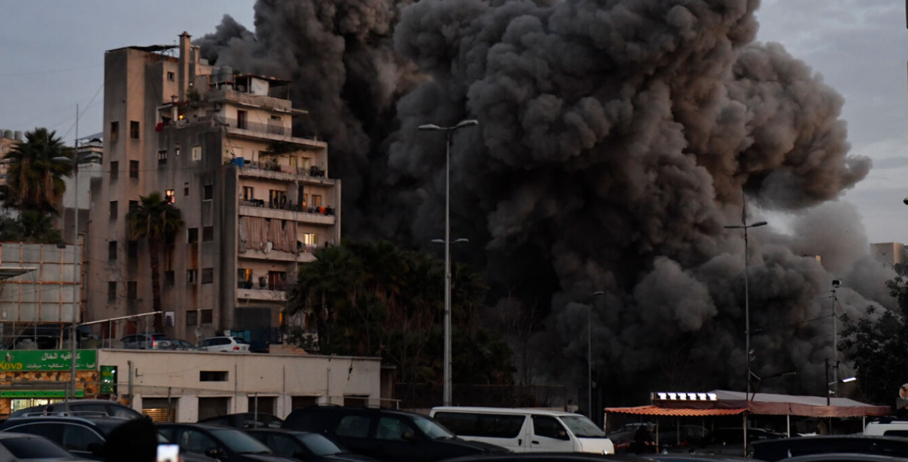 LIVE: Πολεμικό και διπλωματικό θρίλερ - Εκατέρωθεν επιθέσεις από Ισραήλ και Ιράν, μιλάμε με την ιρανική ηγεσία λέει ο Τραμπ