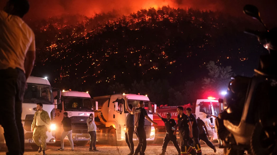 Στις φλόγες η Προύσα και άλλες τρεις περιοχές στην Τουρκία Στις φλόγες η Προύσα και άλλες τρεις περιοχές στην Τουρκία