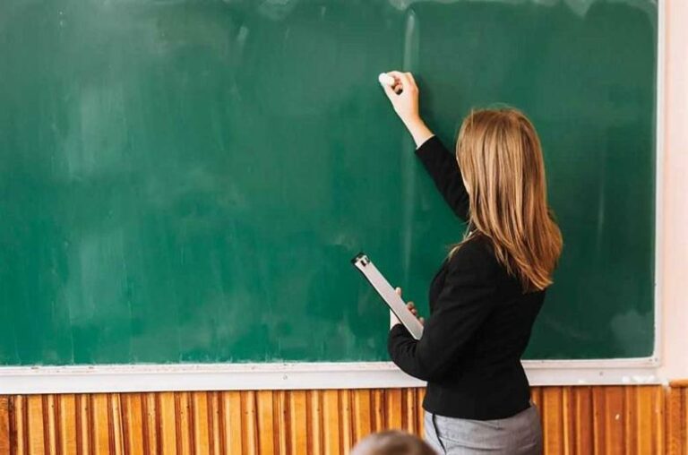 &Nu;έ&omicron; &sigma;ύ&sigma;&tau;&eta;&mu;&alpha; &delta;&iota;&omicron;&rho;&iota;&sigma;&mu;ώ&nu; &epsilon;&kappa;&pi;&alpha;&iota;&delta;&epsilon;&upsilon;&tau;&iota;&kappa;ώ&nu;: &Tau;&iota; &alpha;&lambda;&lambda;ά&zeta;&epsilon;&iota; &kappa;&alpha;&iota; &pi;&omicron;ύ &delta;&iota;&alpha;&phi;&omega;&nu;&omicron;ύ&nu; &omicron;&iota; &omicron;&rho;&gamma;&alpha;&nu;ώ&sigma;&epsilon;&iota;&sigmaf;