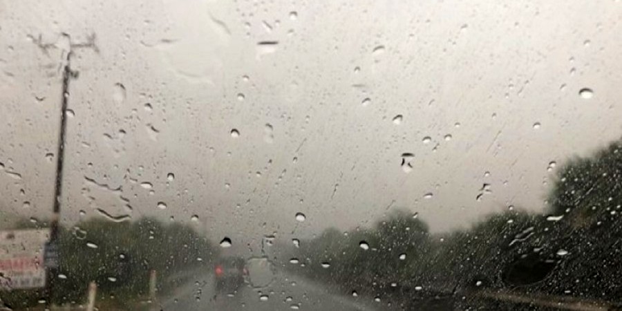 Απίστευτο: Παράτησαν όχημα στη μέση του highway και μάλιστα ενώ βρέχει - «Τουλάχιστον δουλεύουν οι υαλοκαθαριστήρες» - Δείτε φωτογραφία