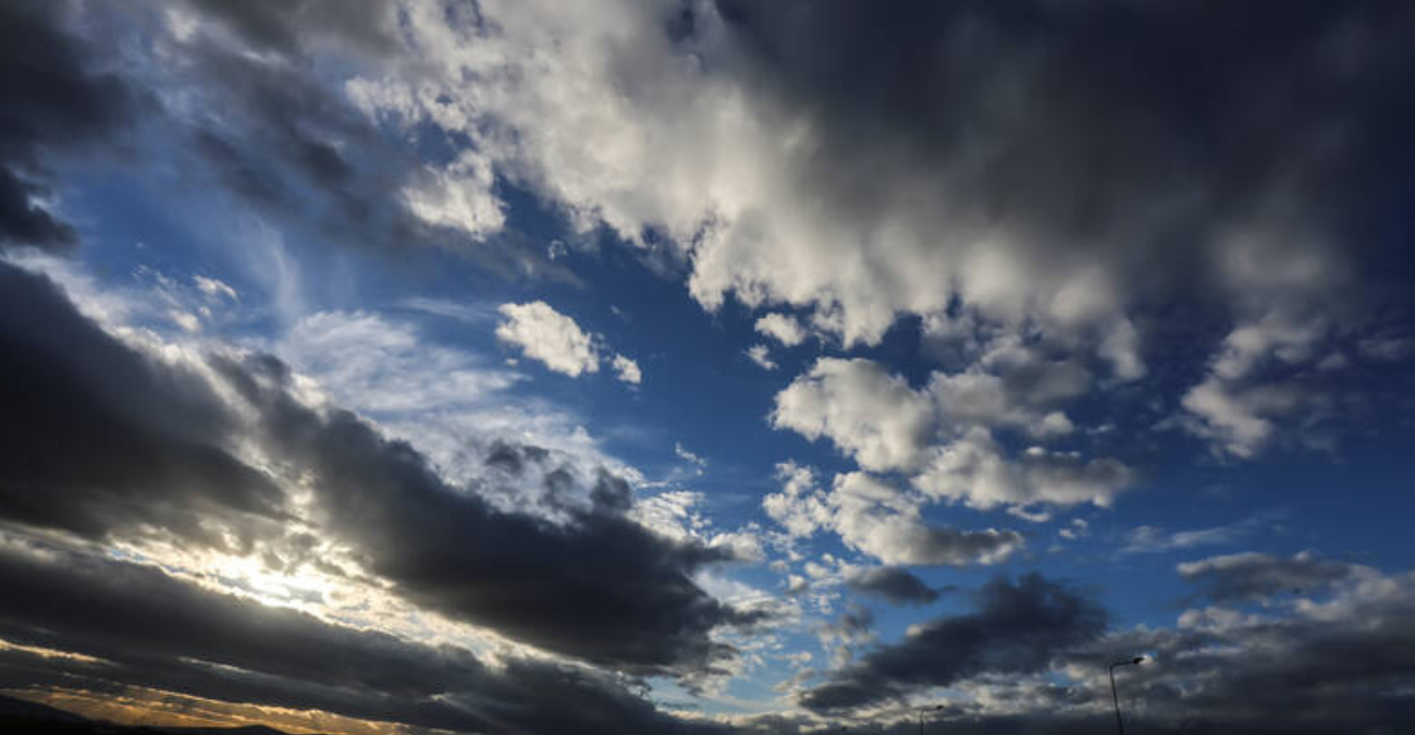 Έρχονται βροχές, καταιγίδες και αισθητή πτώση της θερμοκρασίας