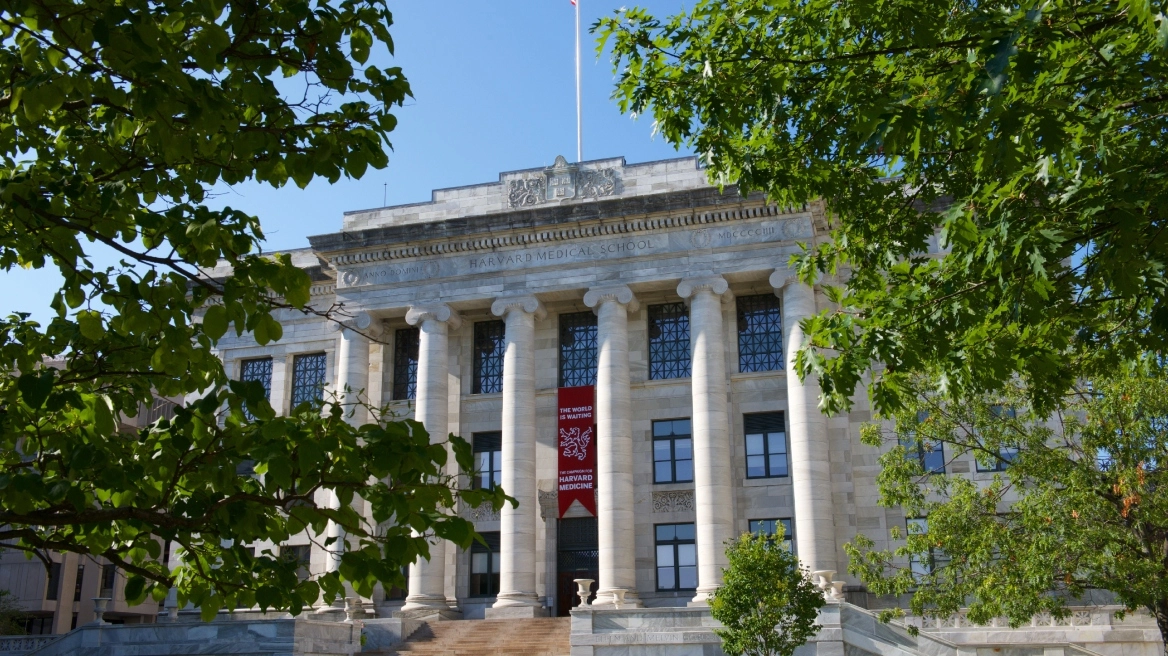 ΗΠΑ: Ο πρώην επικεφαλής του νεκροτομείου στην ιατρική σχολή του Χάρβαρντ καταδικάστηκε σε 8 χρόνια κάθειρξης για εμπορία οργάνων και λειψά class=