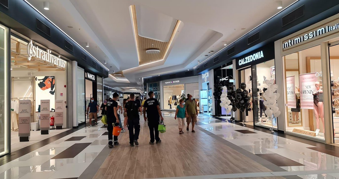 Έ&rho;&chi;&epsilon;&tau;&alpha;&iota; &nu;έ&omicron; &kappa;&alpha;&tau;ά&sigma;&tau;&eta;&mu;&alpha; &alpha;&pi;ό &alpha;&gamma;&alpha;&pi;&eta;&mu;έ&nu;&omicron; brand &sigma;&tau;&omicron; mall &tau;&eta;&sigmaf; &Lambda;ά&rho;&nu;&alpha;&kappa;&alpha;&sigmaf; &ndash; Ά&nu;&omicron;&iota;&xi;&alpha;&nu; &theta;έ&sigma;&epsilon;&iota;&sigmaf; &epsilon;&rho;&gamma;&alpha;&sigma;ί&alpha;&sigmaf;