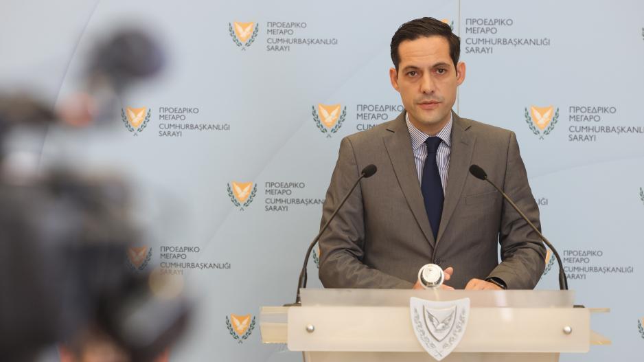 Λετυμπιώτης: Δεν θα επιτρέψουμε η προκλητικότητα να εκτροχιάσει τις συνομιλίες – Καταδικάζει την κάθοδο Ερντογάν στα κατεχόμενα