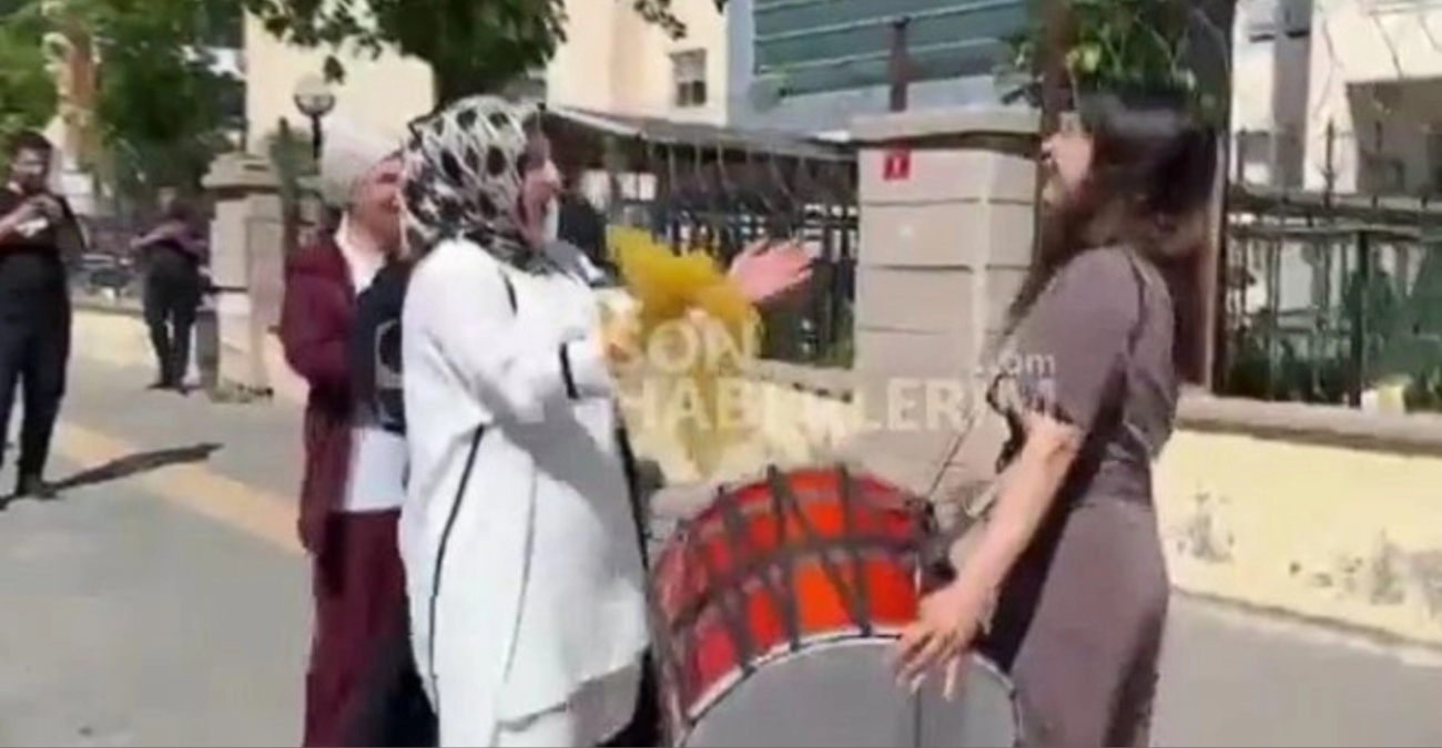 &Tau;&omicron;&upsilon;&rho;&kappa;ά&lambda;&alpha; &gamma;&lambda;έ&nu;&tau;&eta;&sigma;&epsilon; &mu;&epsilon; &nu;&tau;&alpha;&omicron;ύ&lambda;&iota;&alpha; &kappa;&alpha;&iota; &chi;&omicron;&rho;&omicron;ύ&sigmaf; &tau;&omicron; &delta;&iota;&alpha;&zeta;ύ&gamma;&iota;&omicron; &mu;&epsilon;&tau;ά &alpha;&pi;ό 24 &chi;&rho;ό&nu;&iota;&alpha; &gamma;ά&mu;&omicron;&upsilon; &ndash; Έ&xi;&omega; &alpha;&pi;ό &tau;&alpha; &delta;&iota;&kappa;&alpha;&sigma;&tau;ή&rho;&iota;&alpha;