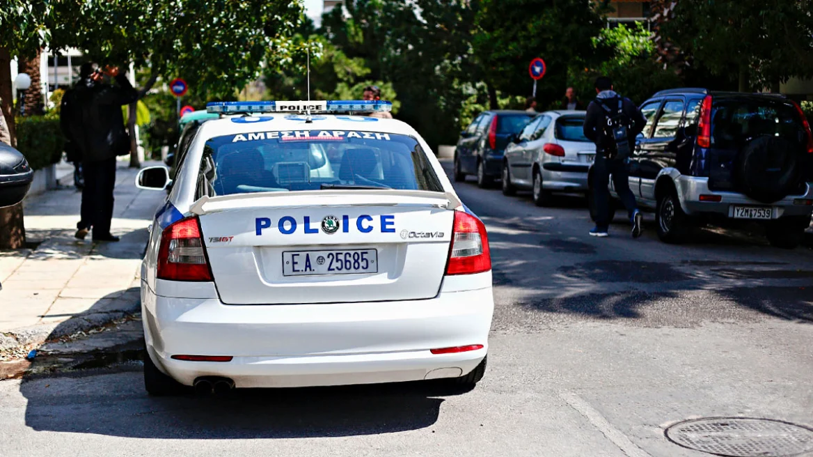 Δύο ανήλικοι συνελήφθησαν και ένας 16χρονος αναζητείται μετά από καταδίωξη στο Χαλάνδρι