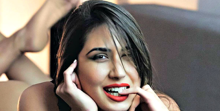 Έλενα Κρεμλίδου για τα ροζ video: «Sorry παιδάκια...»