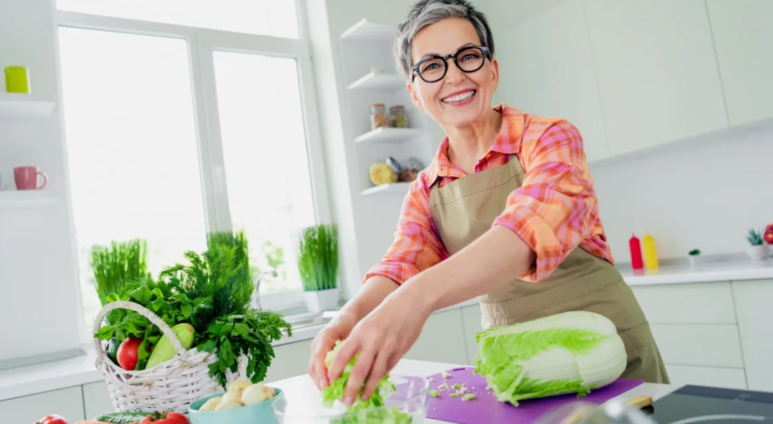 Πατήσατε τα 50; Βάλτε αυτά τα 8 τρόφιμα στο πιάτο σας - Κάνουν θαύματα