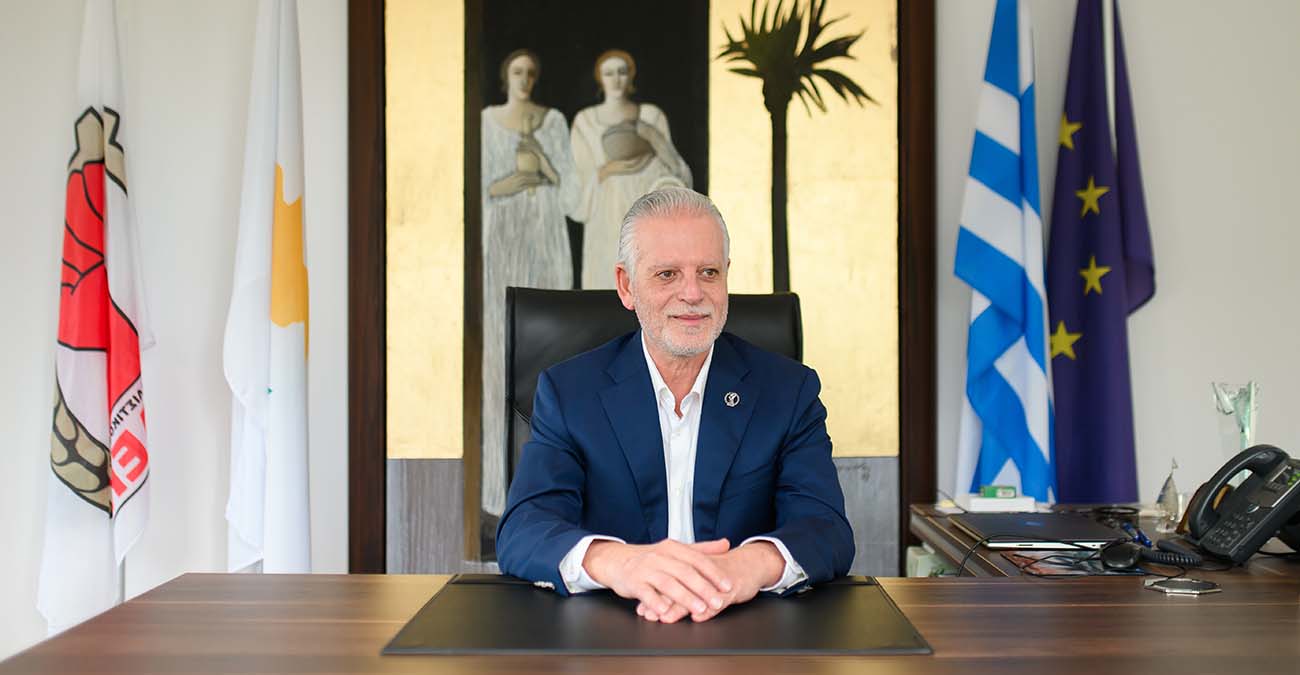 Διαπιστώνει ενδείξεις διαφθοράς για τον Μαρίνο Σιζόπουλο