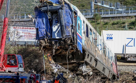 «Πενθώ το παιδί μου και ακούω ότι μετέφερε παράνομο φορτίο» ξεσπά η μητέρα του μηχανοδηγού της εμπορικής αμαξοστοιχίας «Πενθώ το παιδί μου και ακούω ότι μετέφερε παράνομο φορτίο» ξεσπά η μητέρα του μηχανοδηγού της εμπορικής αμαξοστοιχίας