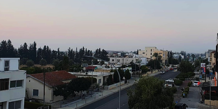 Καιρός: «Θα μας πάρει και θα μας σηκώσει» ο άνεμος