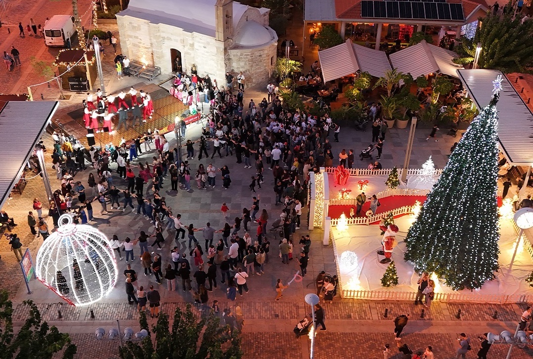 Πλημμυρίζει με 150 αγγέλους και μεταμορφώνεται το Κίτι: Όλες οι πληροφορίες για το «Χωριό των Αγγέλων»