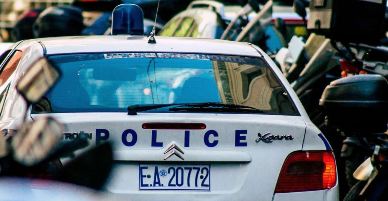 Γυναίκα είχε θαμμένη τη μητέρα της δίπλα στο σπίτι της για να παίρνει τη σύνταξή της Γυναίκα είχε θαμμένη τη μητέρα της δίπλα στο σπίτι της για να παίρνει τη σύνταξή της