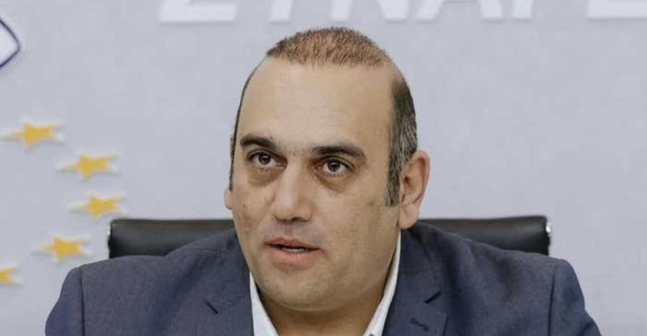&Sigma;&phi;&omicron;&delta;&rho;ή &epsilon;&pi;ί&theta;&epsilon;&sigma;&eta; &Kappa;&alpha;&rho;&omicron;ύ&sigma;&omicron;&upsilon; &gamma;&iota;&alpha; &Pi;&alpha;ύ&lambda;&omicron;&upsilon; &kappa;&alpha;&iota; &Alpha;&gamma;&gamma;&epsilon;&lambda;ί&delta;&eta;: &laquo;&Delta;&epsilon;&nu; έ&pi;&rho;&epsilon;&pi;&epsilon; &nu;&alpha; &alpha;&pi;&omicron;&delta;&epsilon;&chi;&theta;&omicron;ύ&nu; &tau;&omicron;&nu; &delta;&iota;&omicron;&rho;&iota;&sigma;&mu;ό&raquo;