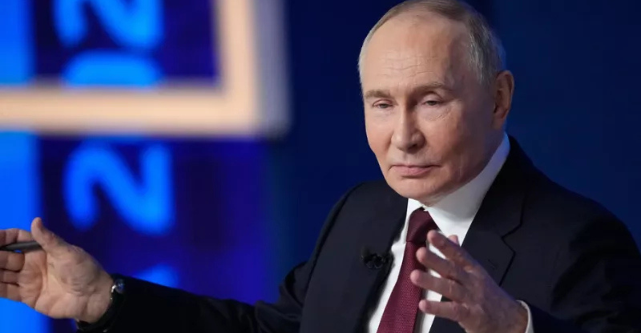 Πρόθεση να συμβάλει στον τερματισμό πολέμου στην Ουκρανία «με ειρηνικά μέσα» εκφράζει ο Πούτιν