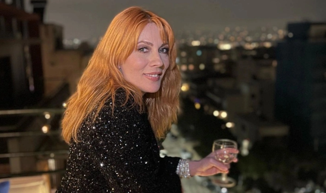 &Kappa;ά&tau;&iota; &tau;&rho;έ&chi;&epsilon;&iota; &mu;&epsilon; &tau;&eta;... &Sigma;&mu;&alpha;&rho;ά&gamma;&delta;&alpha;! &Eta; &nu;έ&alpha; &zeta;&omega;ή &kappa;&alpha;&iota; &eta; &sigma;&chi;έ&sigma;&eta; &mu;&epsilon; &tau;&omicron;&nu; &epsilon;&pi;ί 23 &chi;&rho;ό&nu;&iota;&alpha; &sigma;ύ&nu;&tau;&rho;&omicron;&phi;ό &tau;&eta;&sigmaf; &Theta;&omicron;&delta;&omega;&rho;ή &Alpha;&theta;&epsilon;&rho;ί&delta;&eta;