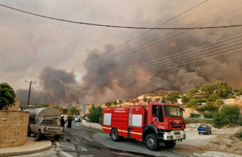 Σε λεωφορείο εγκλωβισμένα 36 άτομα στη Λόφου
