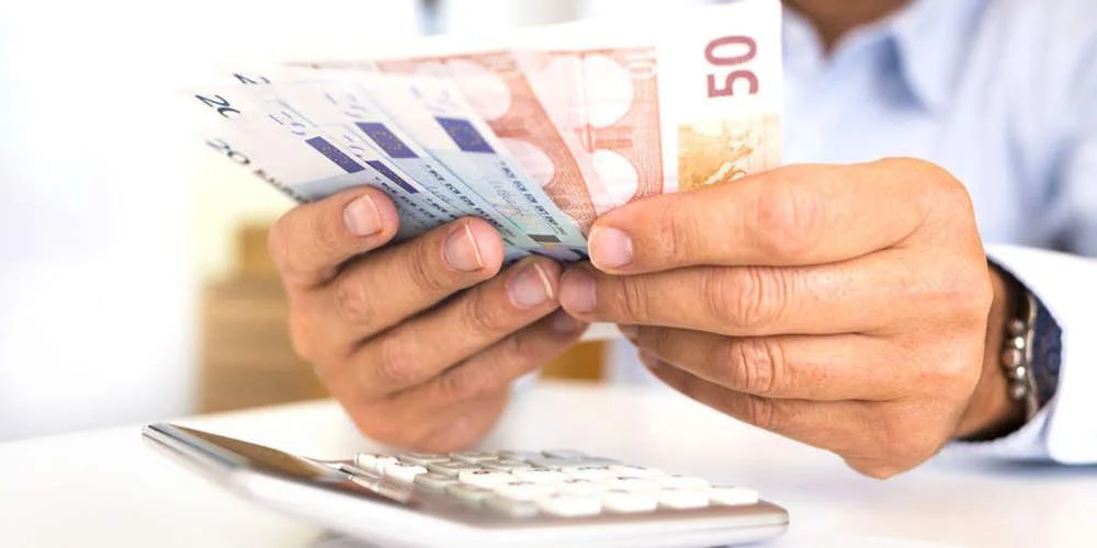 Αυτοί δικαιούνται χορηγία χιλιάδων ευρώ - Οι προϋποθέσεις που πρέπει να τηρούν και το ποσό