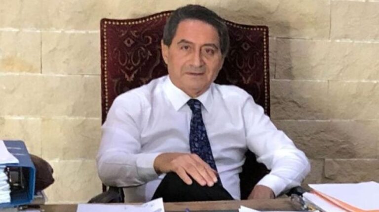 &Upsilon;&pi;ό&theta;&epsilon;&sigma;&eta; &laquo;&Sigma;ά&nu;&tau;&upsilon;&raquo;: &laquo;&Eta; &upsilon;&pi;ό&theta;&epsilon;&sigma;&eta; &tau;&omicron;&upsilon; &Nu;ί&kappa;&omicron;&upsilon; &Kappa;&lambda;&eta;&rho;ί&delta;&eta; &delta;&epsilon;&nu; &alpha;&phi;&omicron;&rho;ά &mu;ό&nu;&omicron; &tau;&omicron;&nu; ί&delta;&iota;&omicron; ή &tau;&omicron;&nu; &delta;&iota;&kappa;&eta;&gamma;&omicron;&rho;&iota;&kappa;ό &kappa;ό&sigma;&mu;&omicron;. &Alpha;&phi;&omicron;&rho;ά &kappa;ά&theta;&epsilon; &pi;&omicron;&lambda;ί&tau;&eta;&raquo;