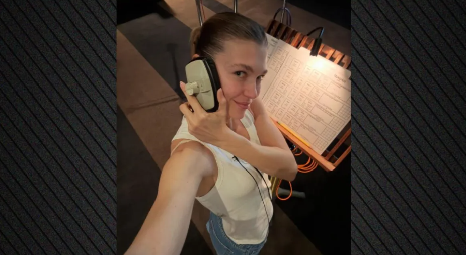 &Eta; &Kappa;&lambda;έ&lambda;&iota;&alpha; &Alpha;&nu;&delta;&rho;&iota;&omicron;&lambda;ά&tau;&omicron;&upsilon; &kappa;ά&nu;&epsilon;&iota; &pi;&rho;ώ&tau;&eta; &phi;&omicron;&rho;ά &gamma;&upsilon;&rho;ί&sigma;&mu;&alpha;&tau;&alpha; &gamma;&iota;&alpha; &delta;&iota;&epsilon;&theta;&nu;ή &tau;&alpha;&iota;&nu;ί&alpha;: &laquo;Έ&nu;&iota;&omega;&sigma;&alpha; &beta;&alpha;&theta;&iota;ά &sigma;&upsilon;&gamma;&kappa;ί&nu;&eta;&sigma;&eta;&raquo;