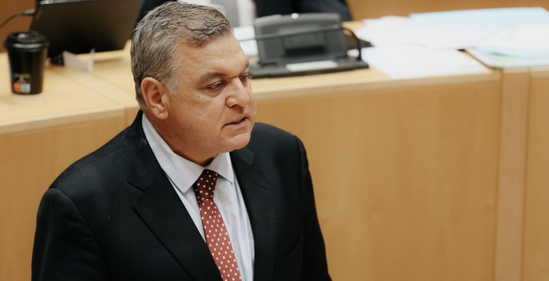 &Alpha;&pi;&epsilon;&rho;&rho;ί&phi;&theta;&eta; &eta; &pi;&omicron;&lambda;&iota;&tau;&iota;&kappa;ή έ&phi;&epsilon;&sigma;&eta; &tau;&omicron;&upsilon; &Nu;ί&kappa;&omicron;&upsilon; &Sigma;ύ&kappa;&alpha; &kappa;&alpha;&tau;ά &tau;&omicron;&upsilon; &Delta;&Eta;&Sigma;&Upsilon; - &Alpha;&upsilon;&tau;&omicron;ύ&sigma;&iota;&alpha; &eta; &alpha;&pi;ό&phi;&alpha;&sigma;&eta; &tau;&omicron;&upsilon; &Epsilon;&phi;&epsilon;&tau;&epsilon;ί&omicron;&upsilon;