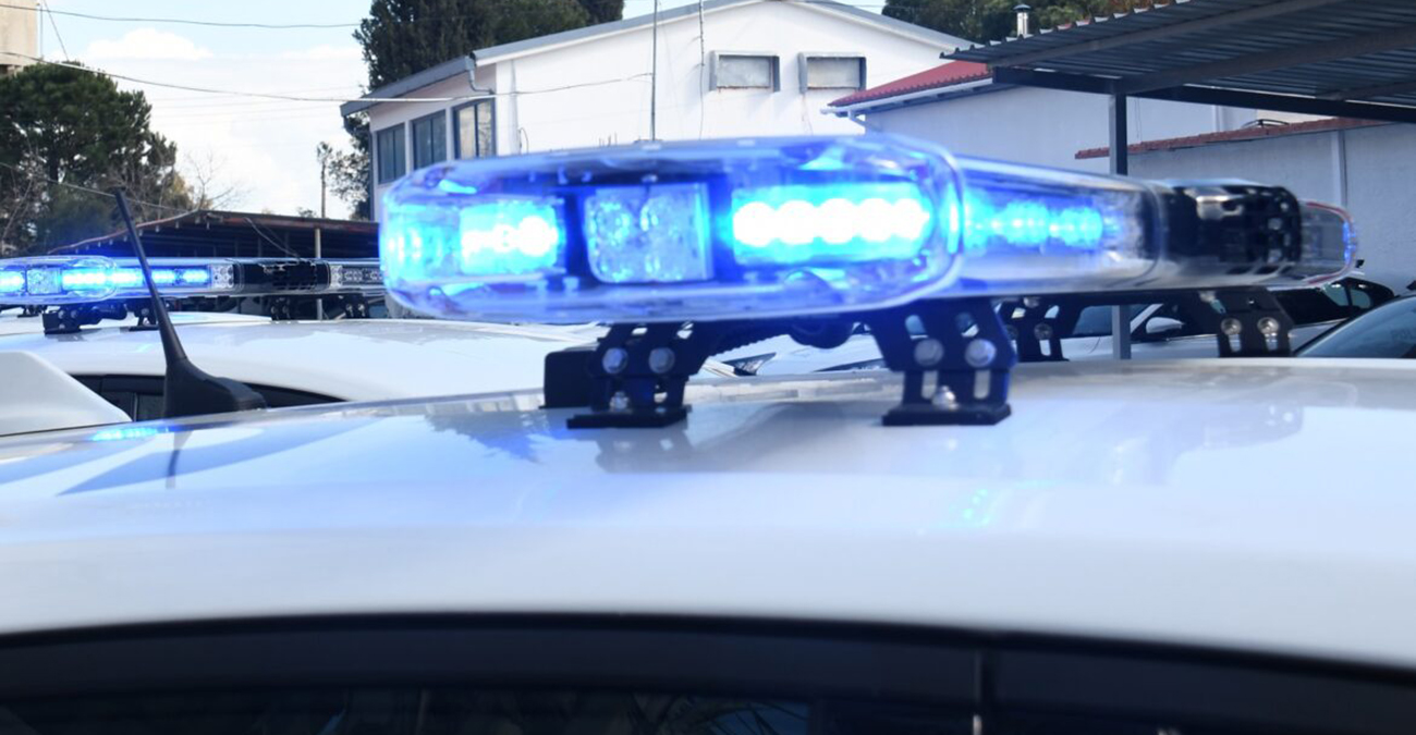 Πήγε στο αεροδρόμιο Λάρνακας και του πέρασαν χειροπέδες