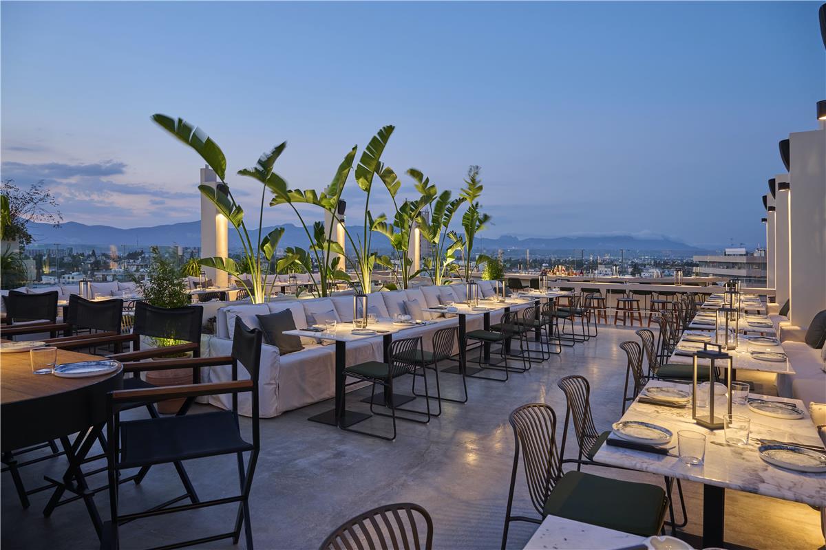 Έ&nu;&alpha; &alpha;&pi;ό &tau;&alpha; &pi;&iota;&omicron; iconic rooftops &tau;&eta;&sigmaf; &Lambda;&epsilon;&upsilon;&kappa;&omega;&sigma;ί&alpha;&sigmaf; &epsilon;&pi;&iota;&sigma;&tau;&rho;έ&phi;&epsilon;&iota; &ndash; &Alpha;&nu;&alpha;&nu;&epsilon;&omega;&mu;έ&nu;&omicron; &mu;&epsilon;&nu;&omicron;ύ &kappa;&alpha;&iota; &nu;έ&alpha; cocktails &ndash; &Pi;ό&tau;&epsilon; &kappa;ά&nu;&epsilon;&iota; comeback