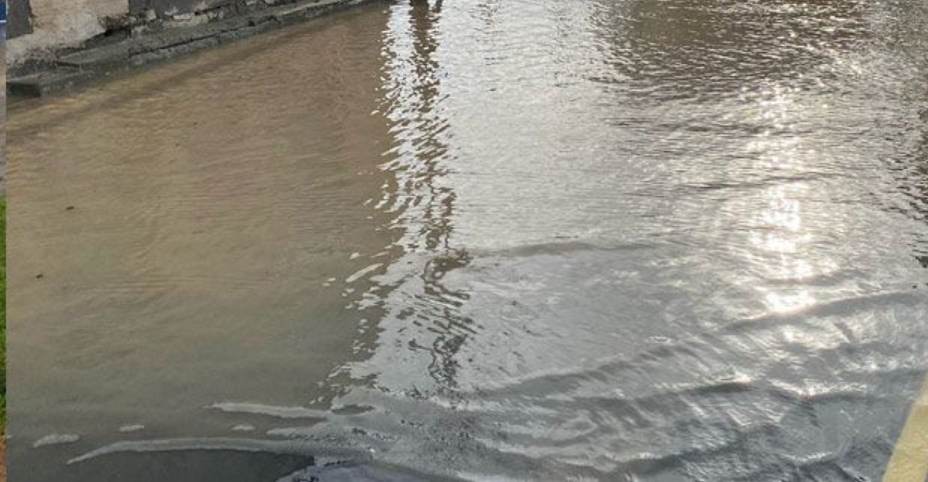 Κακοκαιρία: Βγήκαν τα συνεργεία της Πυροσβεστικής στους δρόμους