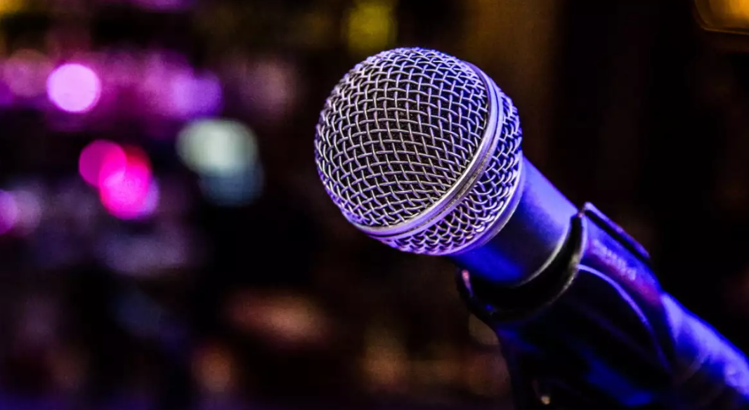 &Sigma;&tau;&omicron; &nu;&omicron;&sigma;&omicron;&kappa;&omicron;&mu;&epsilon;ί&omicron; &gamma;&nu;&omega;&sigma;&tau;ό&sigmaf; Έ&lambda;&lambda;&eta;&nu;&alpha;&sigmaf; &tau;&rho;&alpha;&gamma;&omicron;&upsilon;&delta;&iota;&sigma;&tau;ή&sigmaf; - &Alpha;&kappa;&upsilon;&rho;ώ&theta;&eta;&kappa;&alpha;&nu; ό&lambda;&epsilon;&sigmaf; &omicron;&iota; &epsilon;&mu;&phi;&alpha;&nu;ί&sigma;&epsilon;&iota;&sigmaf; &tau;&omicron;&upsilon; - &Pi;&omicron;&iota;&omicron;&sigmaf; &omicron; &lambda;ό&gamma;&omicron;&sigmaf;