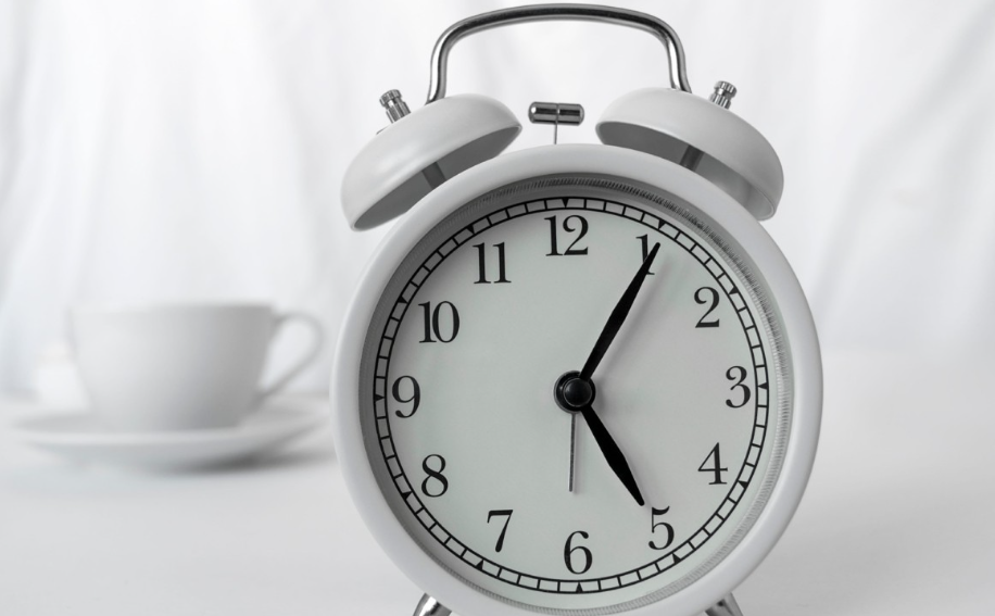 Το κλαμπ των 5 π.μ.: Οι θεωρίες πίσω από το πολύ πρωινό ξύπνημα