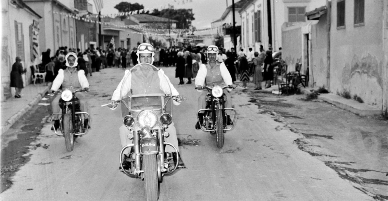 &Eta; Harley-Davidson &Kappa;ύ&pi;&rho;&omicron;&upsilon;, &sigma;&epsilon; &sigma;&upsilon;&nu;&epsilon;&rho;&gamma;&alpha;&sigma;ί&alpha; &mu;&epsilon; &tau;&eta;&nu; &Alpha;&sigma;&tau;&upsilon;&nu;&omicron;&mu;ί&alpha; &Kappa;ύ&pi;&rho;&omicron;&upsilon;, &epsilon;&pi;&alpha;&nu;&alpha;&phi;έ&rho;&epsilon;&iota; &sigma;&tau;&eta; &zeta;&omega;ή &tau;&eta;&nu; &iota;&sigma;&tau;&omicron;&rho;&iota;&kappa;ή &mu;&omicron;&tau;&omicron;&sigma;&iota;&kappa;&lambda;έ&tau;&alpha; &tau;&omicron;&upsilon; &Alpha;&rho;&chi;&iota;&epsilon;&pi;&iota;&sigma;&kappa;ό&pi;&omicron;&upsilon; &Mu;&alpha;&kappa;&alpha;&rho;ί&omicron;&upsilon;