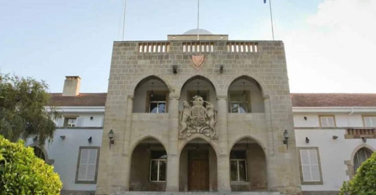 &Alpha;&upsilon;&tau;έ&sigmaf; &epsilon;ί&nu;&alpha;&iota; &omicron;&iota; &alpha;&pi;&omicron;&phi;ά&sigma;&epsilon;&iota;&sigmaf; &tau;&omicron;&upsilon; &Upsilon;&pi;&omicron;&upsilon;&rho;&gamma;&iota;&kappa;&omicron;ύ &gamma;&iota;&alpha; &tau;&omicron;&nu; &Gamma;&iota;ώ&rho;&gamma;&omicron; &Beta;&alpha;&sigma;&iota;&lambda;&epsilon;ί&omicron;&upsilon;: &Kappa;&eta;&delta;&epsilon;ί&alpha; &mu;&epsilon; &tau;&iota;&mu;έ&sigmaf;, &delta;&eta;&mu;ό&sigma;&iota;&alpha; &alpha;&rho;&gamma;ί&alpha; &kappa;&alpha;&iota; &pi;έ&nu;&theta;&omicron;&sigmaf;