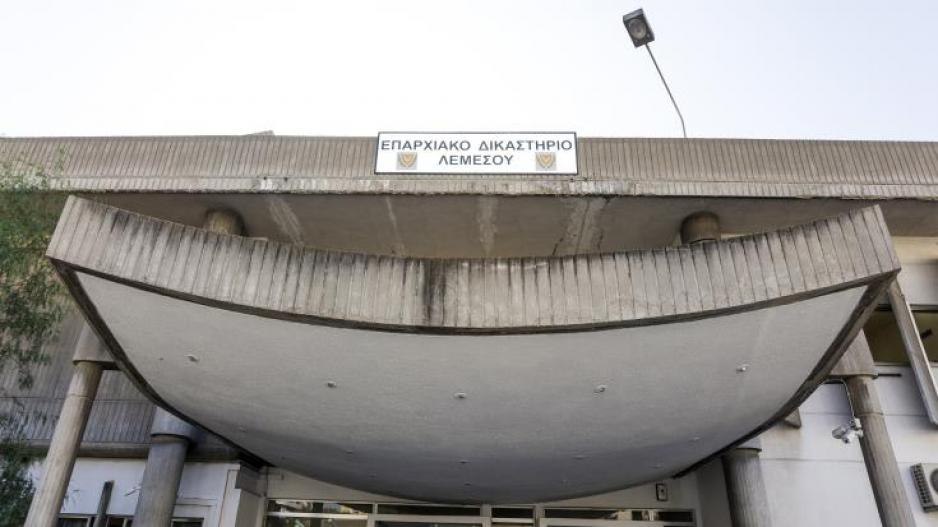 Πυροβολισμοί σε φαρμακείο: Ελεύθεροι οι 3 ύποπτοι - Δεν ικανοποιήθηκε από την μαρτυρία το Δικαστήριο