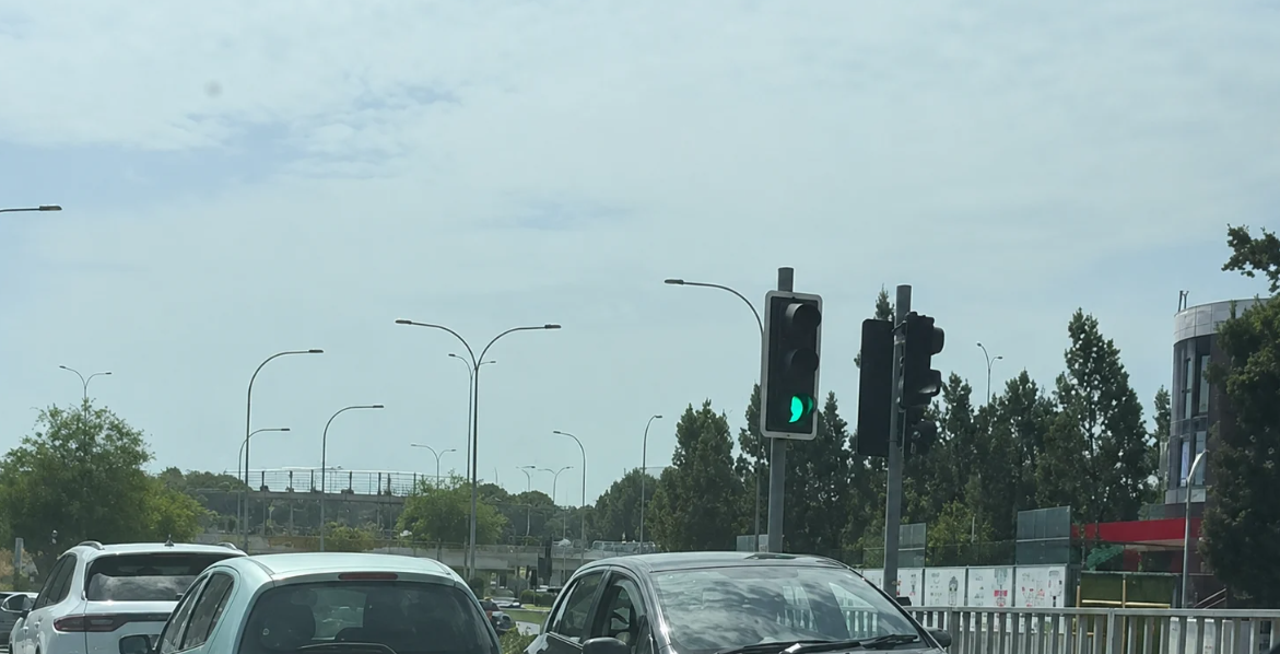 VIDEO: Σκηνές πανικού στη Λεμεσό - Οδηγός μπήκε στην αντίθετη κατεύθυνση σε κυκλικό κόμβο
