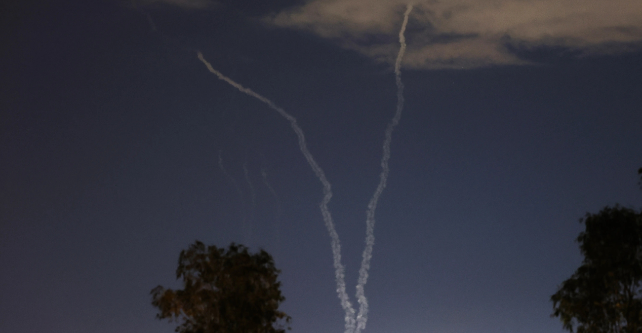 &Delta;ή&mu;&alpha;&rho;&chi;&omicron;&sigmaf; &Kappa;&omicron;&upsilon;&rho;ί&omicron;&upsilon;: Έ&beta;&lambda;&epsilon;&pi;&alpha;&nu; &nu;&alpha; &alpha;&nu;&alpha;&chi;&alpha;&iota;&tau;ί&zeta;&omicron;&nu;&tau;&alpha;&iota; &pi;ύ&rho;&alpha;&upsilon;&lambda;&omicron;&iota; &kappa;&alpha;&iota; &alpha;&nu;&eta;&sigma;&upsilon;&chi;&omicron;ύ&sigma;&alpha;&nu; &ndash; &Sigma;&epsilon; &sigma;&chi;&omicron;&lambda;&epsilon;ί&alpha; &kappa;&alpha;&iota; &mu;&omicron;&nu;&alpha;&sigma;&tau;ή&rho;&iota; &phi;&iota;&lambda;&omicron;&xi;&epsilon;&nu;ή&theta;&eta;&kappa;&alpha;&nu; &kappa;ά&tau;&omicron;&iota;&kappa;&omicron;&iota; - &Beta;ί&nu;&tau;&epsilon;&omicron;