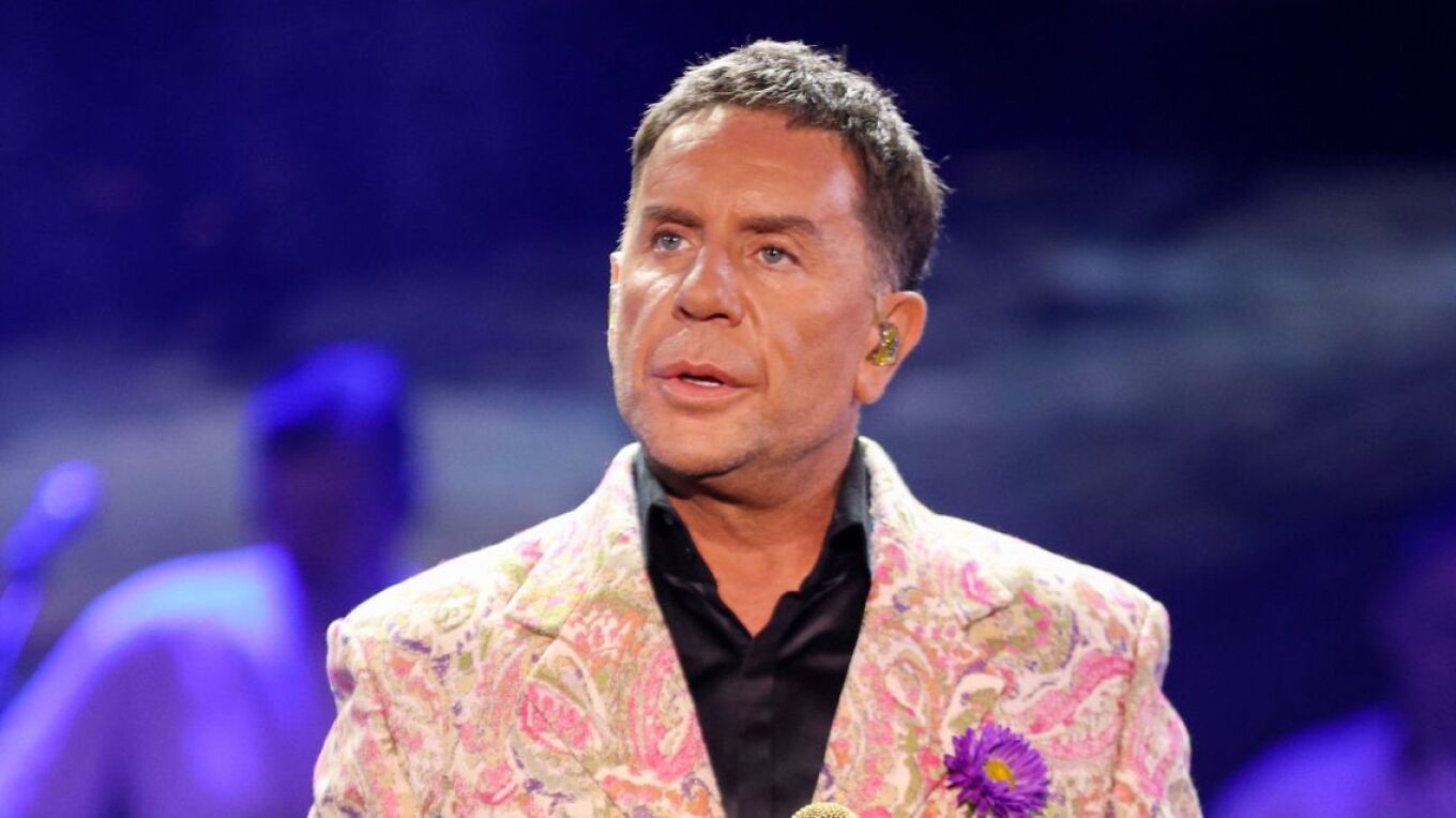 &Omicron; &Gamma;&iota;ώ&rho;&gamma;&omicron;&sigmaf; &Mu;&alpha;&zeta;&omega;&nu;ά&kappa;&eta;&sigmaf; &delta;&epsilon;&nu; &kappa;&alpha;&tau;ά&phi;&epsilon;&rho;&epsilon; &nu;&alpha; &tau;&rho;&alpha;&gamma;&omicron;&upsilon;&delta;ή&sigma;&epsilon;&iota; &chi;&theta;&epsilon;&sigmaf;, &epsilon;ί&chi;&epsilon; &mu;&epsilon;&rho;&iota;&kappa;έ&sigmaf; &epsilon;&nu;&omicron;&chi;&lambda;ή&sigma;&epsilon;&iota;&sigmaf;, &lambda;έ&epsilon;&iota; &omicron; &gamma;&iota;&alpha;&tau;&rho;ό&sigmaf; &tau;&omicron;&upsilon; &mu;&epsilon;&tau;ά &tau;&omicron; &chi;&epsilon;&iota;&rho;&omicron;&upsilon;&rho;&gamma;&epsilon;ί&omicron;