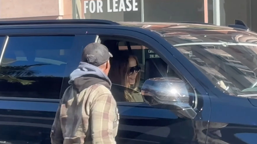 VIDEO - &Tau;&zeta;έ&nu;&iota;&phi;&epsilon;&rho; &Lambda;ό&pi;&epsilon;&zeta;: &Alpha;&pi;ό &tau;&eta;&nu; &alpha;&pi;&alpha;&rho;ά&delta;&epsilon;&kappa;&tau;&eta; &sigma;&upsilon;&mu;&pi;&epsilon;&rho;&iota;&phi;&omicron;&rho;ά &sigma;&tau;&iota;&sigmaf; &Chi;&rho;&upsilon;&sigma;έ&sigmaf; &Sigma;&phi;&alpha;ί&rho;&epsilon;&sigmaf;... &sigma;&tau;&eta;&nu; &alpha;&pi;ό&lambda;&upsilon;&tau;&eta; &kappa;ί&nu;&eta;&sigma;&eta; &alpha;&nu;&theta;&rho;&omega;&pi;&iota;ά&sigmaf; &sigma;&epsilon; ά&sigma;&tau;&epsilon;&gamma;&omicron;