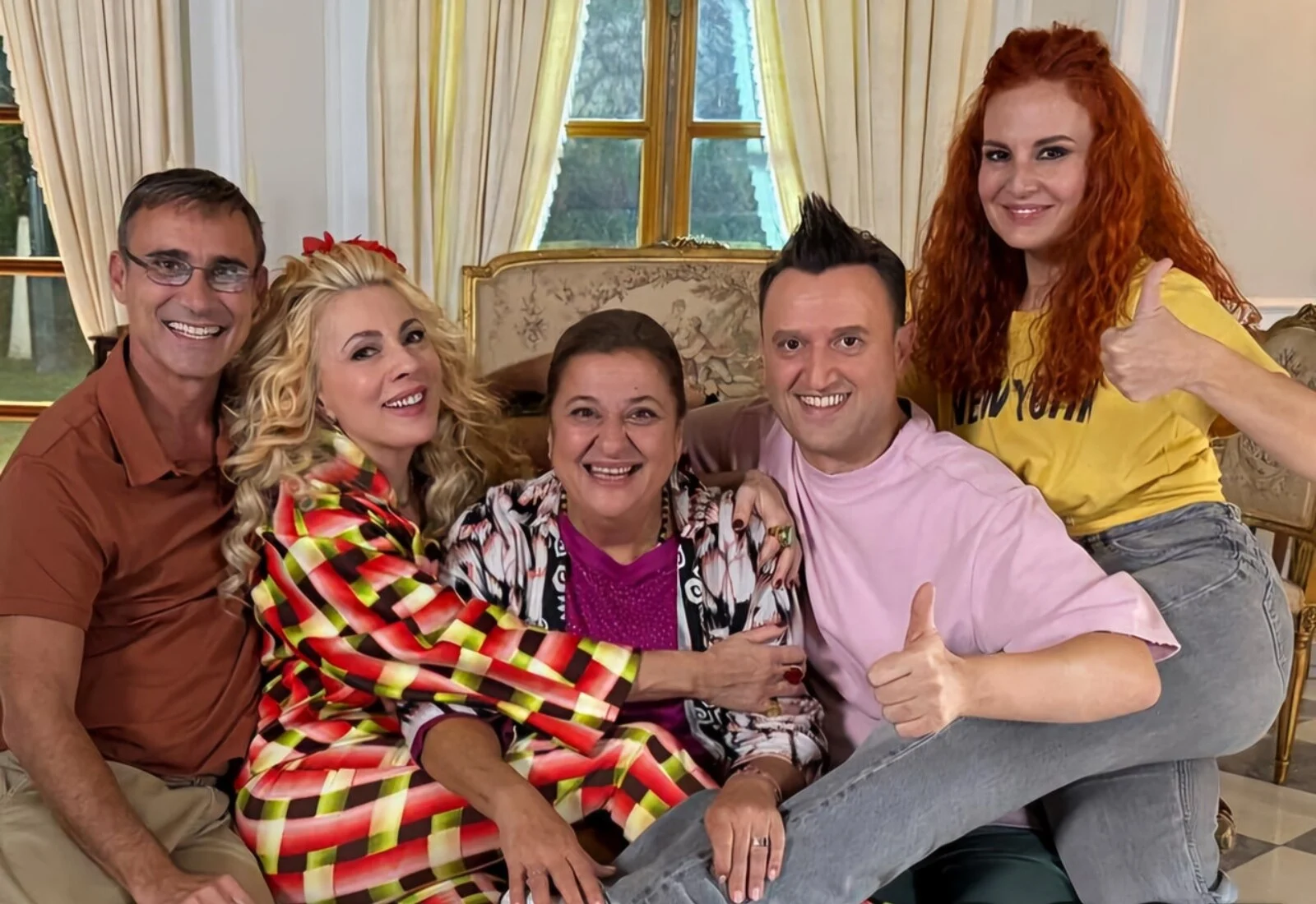 &Eta;&theta;&omicron;&pi;&omicron;&iota;ό&sigmaf; &tau;&omicron;&upsilon; &laquo;&Pi;&alpha;&rho;ά &Pi;έ&nu;&tau;&epsilon;&raquo; &alpha;&pi;&omicron;&kappa;ά&lambda;&upsilon;&psi;&epsilon; &pi;ό&sigma;&alpha; &chi;&rho;ή&mu;&alpha;&tau;&alpha; &pi;ή&rho;&epsilon; &gamma;&iota;&alpha; &tau;&omicron;&nu; &rho;ό&lambda;&omicron; &tau;&eta;&sigmaf;