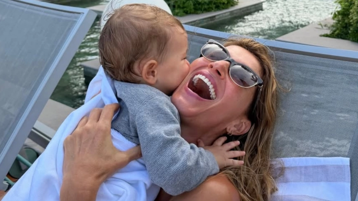 &Omicron; &gamma;&iota;&omicron;&sigmaf; &tau;&eta;&sigmaf; &Zeta;&iota;&zeta;έ&lambda; &kappa;&alpha;&iota; &tau;&omicron;&upsilon; &Chi;&omicron;&alpha;&kappa;ί&mu; &Beta;&alpha;&lambda;έ&nu;&tau;&epsilon; έ&gamma;&iota;&nu;&epsilon; &epsilon;&nu;ό&sigmaf; έ&tau;&omicron;&upsilon;&sigmaf;: &Omicron;&iota; &phi;&omega;&tau;&omicron;&gamma;&rho;&alpha;&phi;ί&epsilon;&sigmaf; &pi;&omicron;&upsilon; &delta;&eta;&mu;&omicron;&sigma;ί&epsilon;&upsilon;&sigma;&epsilon; &tau;&omicron; &mu;&omicron;&nu;&tau;έ&lambda;&omicron;