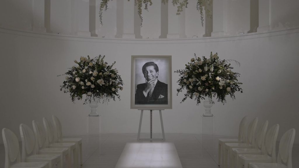 &Rho;ώ&mu;&eta;: &Sigma;&tau;&epsilon;&rho;&nu;ό &alpha;&nu;&tau;ί&omicron; &sigma;&tau;&omicron;&nu; &laquo;&tau;&epsilon;&lambda;&epsilon;&upsilon;&tau;&alpha;ί&omicron; &alpha;&upsilon;&tau;&omicron;&kappa;&rho;ά&tau;&omicron;&rho;&alpha;&raquo; &tau;&eta;&sigmaf; &iota;&tau;&alpha;&lambda;&iota;&kappa;ή&sigmaf; &mu;ό&delta;&alpha;&sigmaf; &ndash; &Alpha;&sigma;&tau;έ&rho;&epsilon;&sigmaf; &kappa;&alpha;&iota; &kappa;&omicron;&iota;&nu;ό &alpha;&pi;&omicron;&chi;&alpha;&iota;&rho;&epsilon;&tau;&omicron;ύ&nu; &tau;&omicron;&nu; Valentino