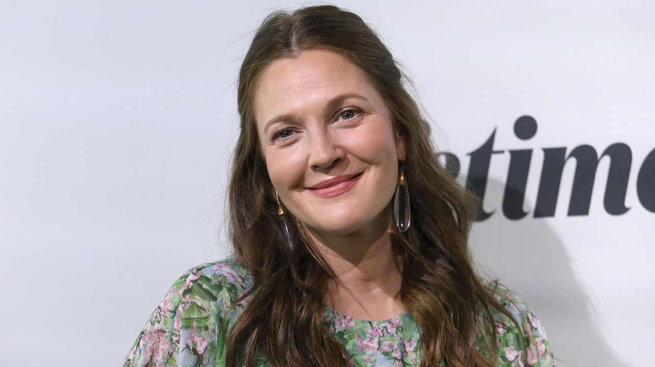 VIDEO: &Eta; &Nu;&tau;&rho;&omicron;&upsilon; &Mu;&pi;ά&rho;&iota;&mu;&omicron;&rho; &xi;ύ&pi;&nu;&eta;&sigma;&epsilon; &tau;&eta;&nu; &Epsilon;&lambda;&lambda;&eta;&nu;ί&delta;&alpha; &mu;έ&sigma;&alpha; &tau;&eta;&sigmaf;... έ&sigma;&pi;&alpha;&sigma;&epsilon; &pi;&iota;ά&tau;&omicron; &kappa;&alpha;&iota; &phi;ώ&nu;&alpha;&xi;&epsilon; &laquo;Ώ&pi;&alpha;&raquo;