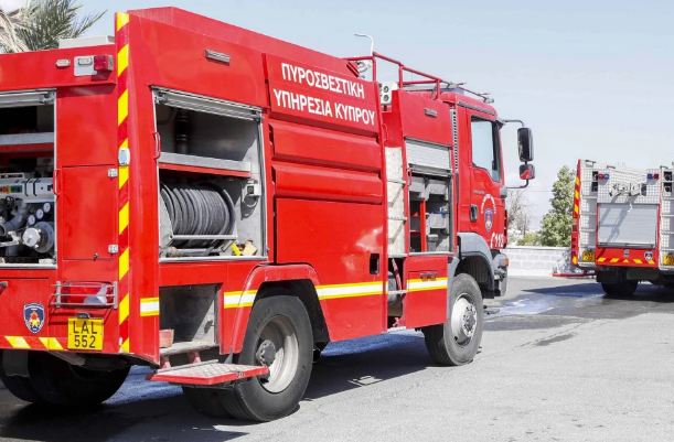 &Tau;&rho;&epsilon;&iota;&sigmaf; &pi;&upsilon;&rho;&kappa;&alpha;&gamma;&iota;έ&sigmaf; &sigma;ή&mu;&alpha;&nu;&alpha;&nu; &sigma;&upsilon;&nu;&alpha;&gamma;&epsilon;&rho;&mu;ό &sigma;&tau;&eta; &Lambda;&epsilon;&upsilon;&kappa;&omega;&sigma;ί&alpha; &ndash; &Mu;&alpha;ύ&rho;&omicron;&sigmaf; &kappa;&alpha;&pi;&nu;ό&sigmaf; &omicron;&rho;&alpha;&tau;ό&sigmaf; &alpha;&pi;ό &pi;&omicron;&lambda;&lambda;έ&sigmaf; &pi;&epsilon;&rho;&iota;&omicron;&chi;έ&sigmaf;