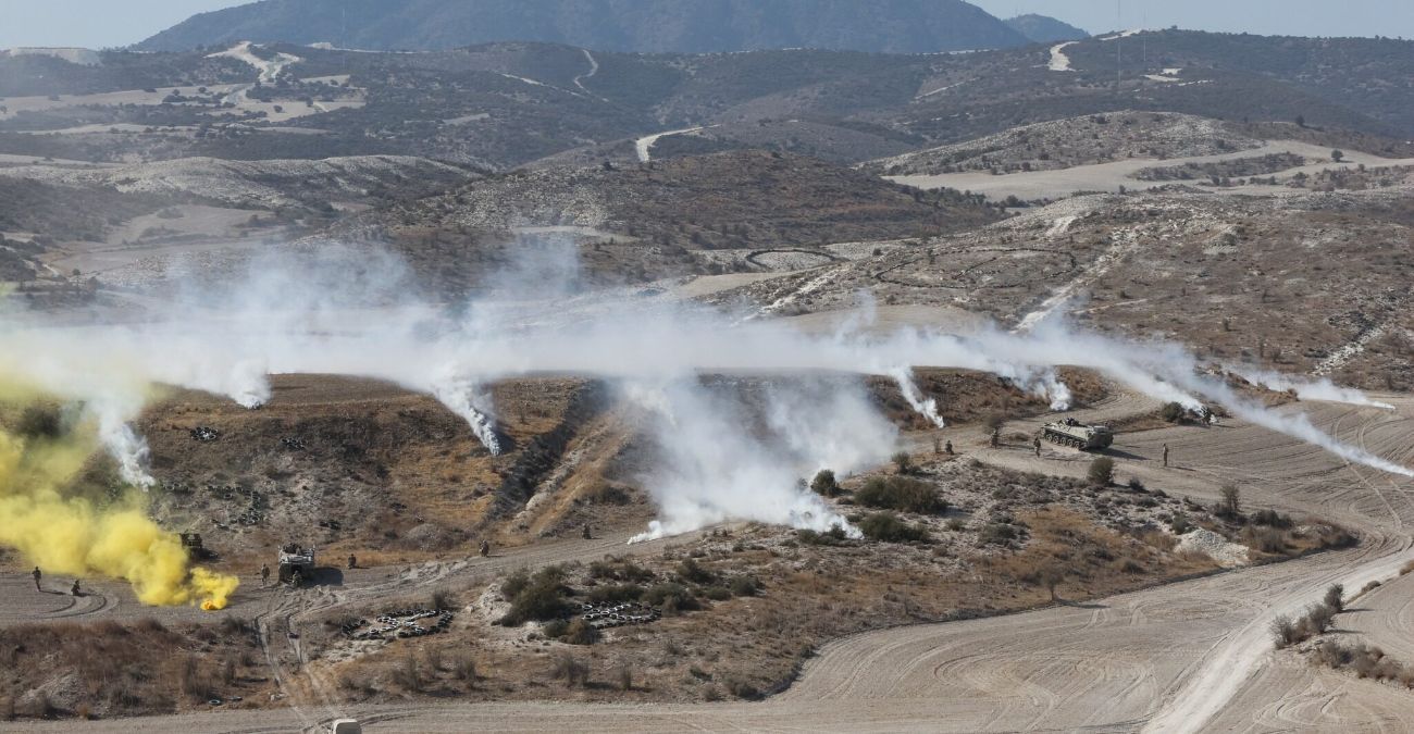 &Chi;&alpha;&mu;έ&nu;&alpha; &Tau;&Nu;&Tau;: Έ&rho;&chi;&epsilon;&tau;&alpha;&iota; &pi;ό&rho;&iota;&sigma;&mu;&alpha; &pi;&omicron;&upsilon; &laquo;&kappa;&alpha;ί&epsilon;&iota;&raquo; &alpha;&xi;&iota;&omega;&mu;&alpha;&tau;&iota;&kappa;&omicron;ύ&sigmaf; - &Eta; &sigma;&kappa;&iota;ά &tau;&eta;&sigmaf; &laquo;&epsilon;&kappa; &tau;&omega;&nu; έ&sigma;&omega;&raquo; &pi;&lambda;&eta;&rho;&omicron;&phi;ό&rho;&eta;&sigma;&eta;&sigmaf;