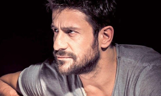 &Alpha;&lambda;έ&xi;&eta;&sigmaf; &Gamma;&epsilon;&omega;&rho;&gamma;&omicron;ύ&lambda;&eta;&sigmaf;: &laquo;&Kappa;&omicron;&iota;&mu;ό&mu;&omicron;&upsilon;&nu; &kappa;&alpha;&iota; &xi;&upsilon;&pi;&nu;&omicron;ύ&sigma;&alpha; &mu;&epsilon; &tau;&omicron; ό&nu;&omicron;&mu;&alpha; &kappa;&alpha;&iota; &tau;&eta; &sigma;&kappa;έ&psi;&eta; &tau;&eta;&sigmaf;&raquo;