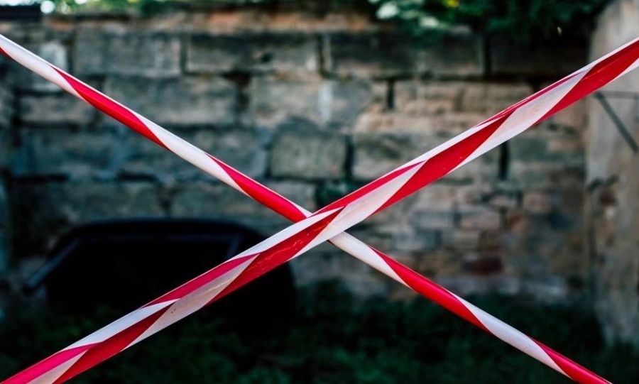 Στρατιωτικές βάσεις, άγριες φυλές και επικίνδυνα ζώα