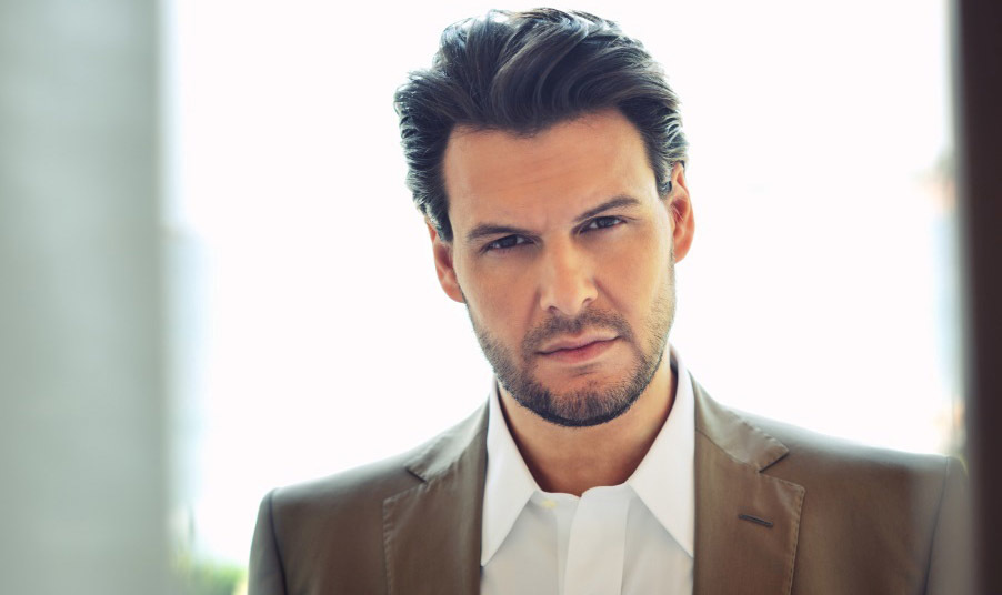 Βαρύ πένθος για τον Πάνο Κιάμο: Έφυγε από τη ζωή η μητέρα του τραγουδιστή